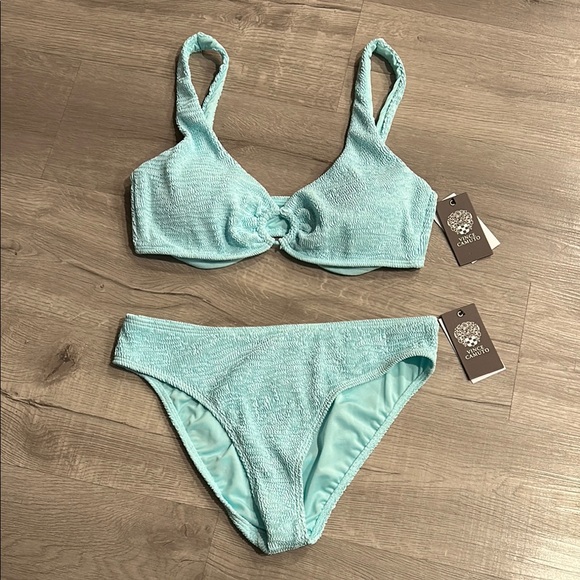 VINCE CAMUTOWomen’s Underwire Swim Top & High Cut Hipster Swim Bottom